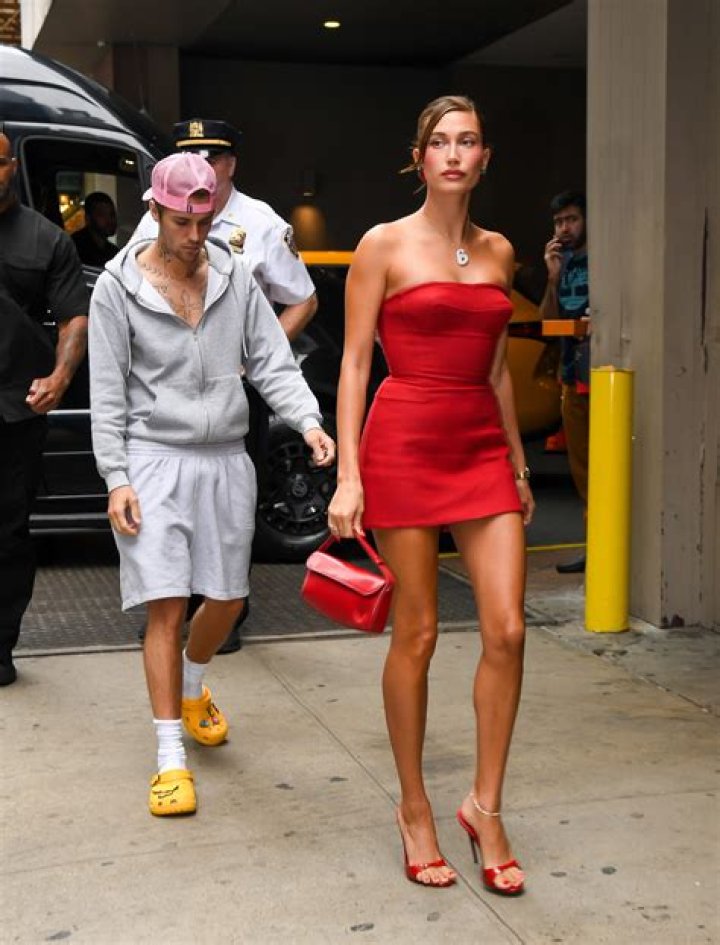 Discovering Hailey Bieber's Height: The Model in Focus