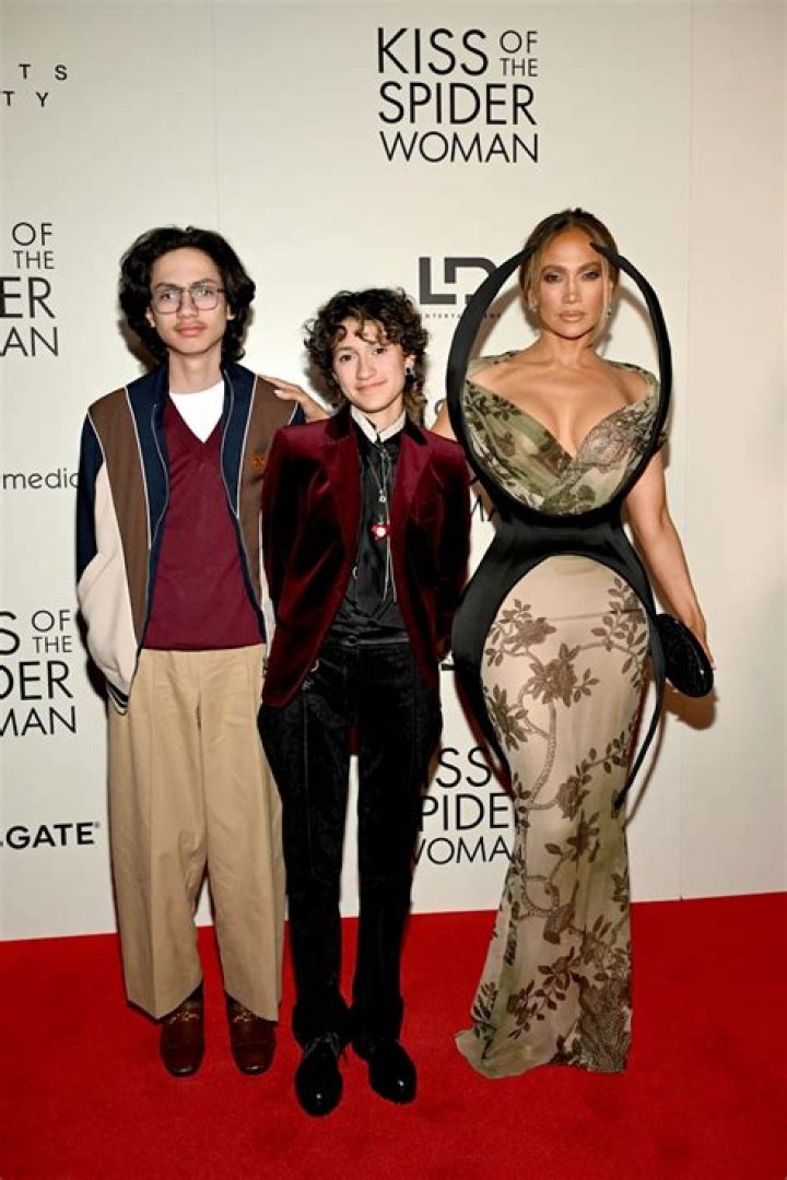 Is Jennifer Lopez Pregnant? The Rumors and Reality