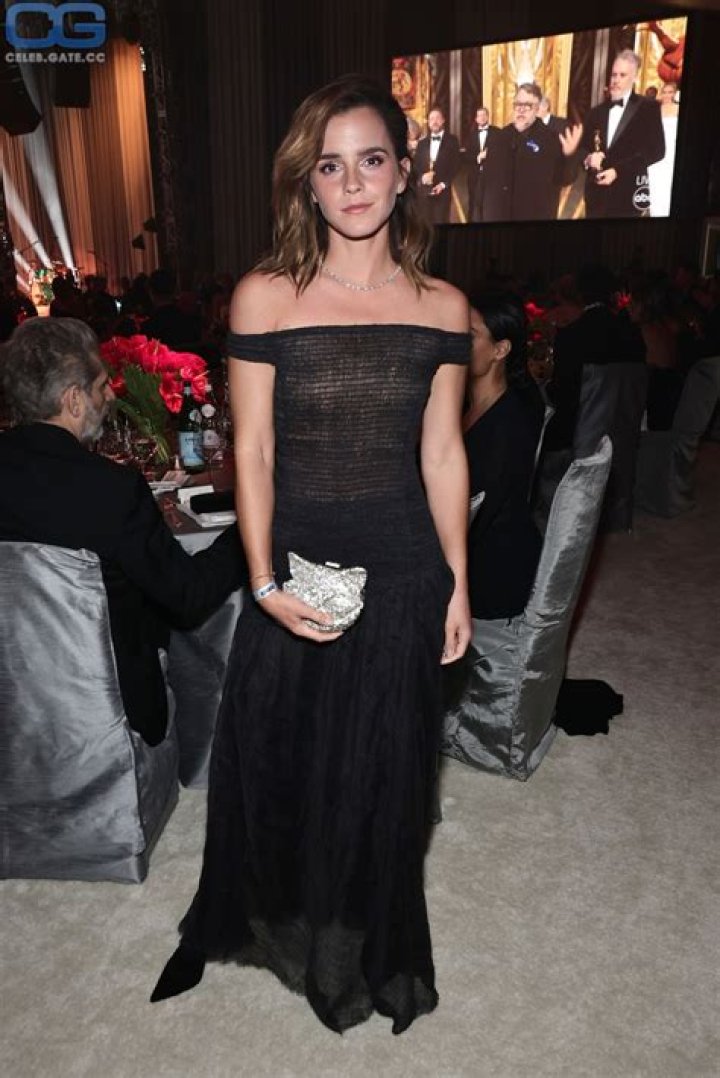 Unveiling the Enigma: Emma Watson Topless - A Deep Dive