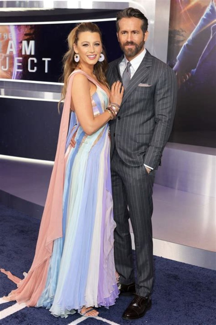 Unveiling the True Height of Ryan Reynolds: A Closer Look