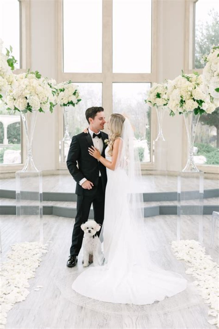 Zach Bryan's Memorable Wedding Photos: A Celebration of Love
